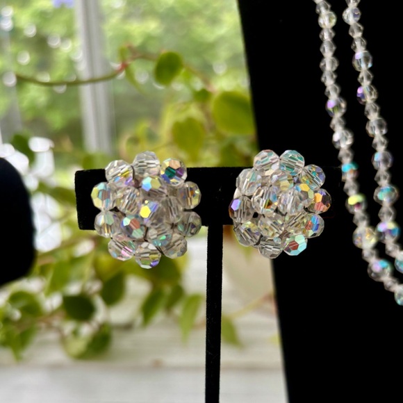 Vintage Aurora Borealis Crystal Jewelry Set (Necklace, Bracelet, Earrings) - Picture 13 of 13